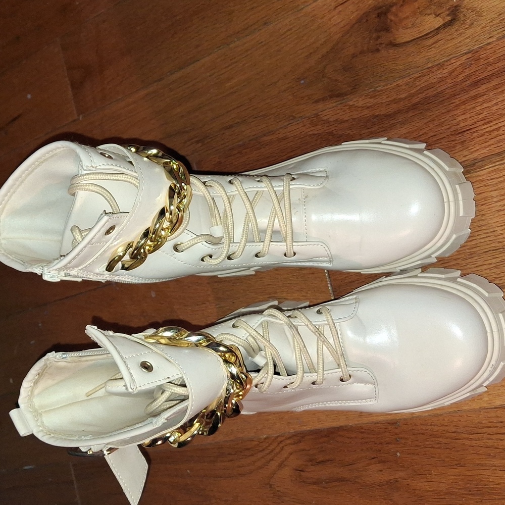 Stylish Tan Boots with Gold Chain - Picture 2 of 9